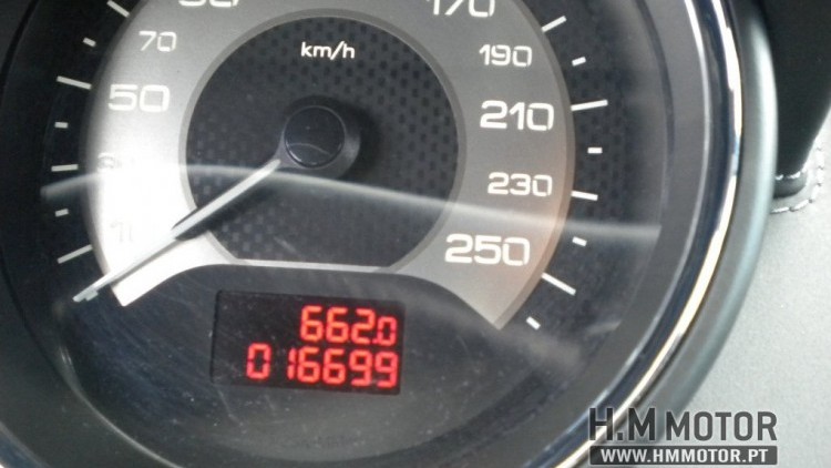Peugeot RCZ 2.0 HDi 135g